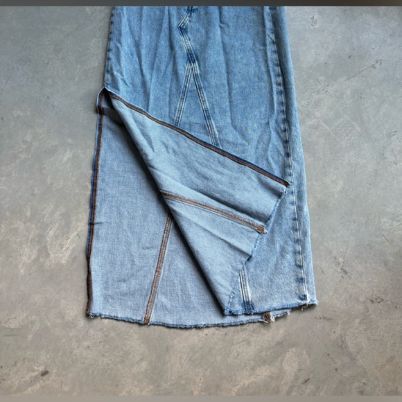 Levi’s Denim Column Skirt size 25 - Picture 2 of 2
